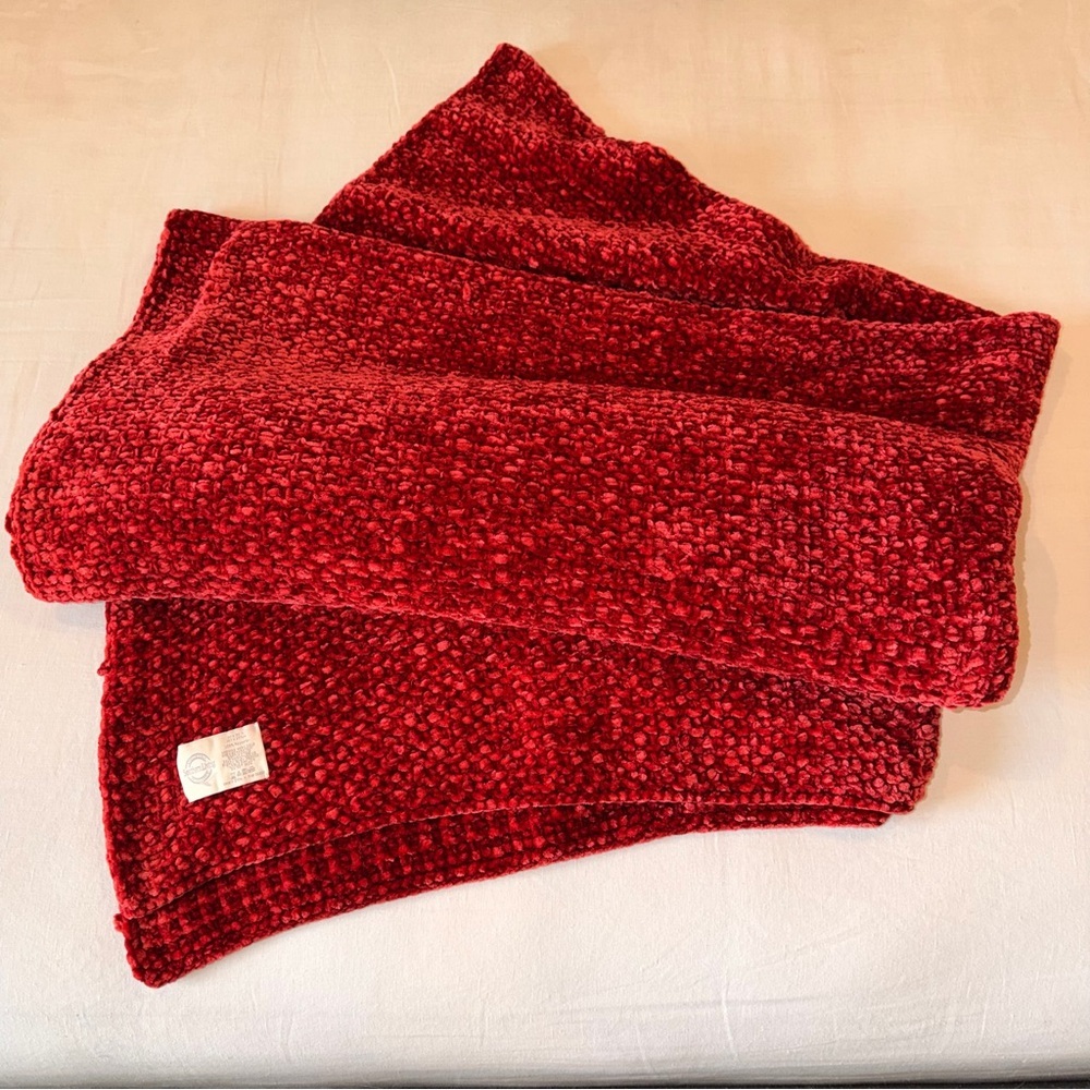 Southern Living Chunky Plush Throw Blanket Cozy Chenille Red Farmhouse Decor